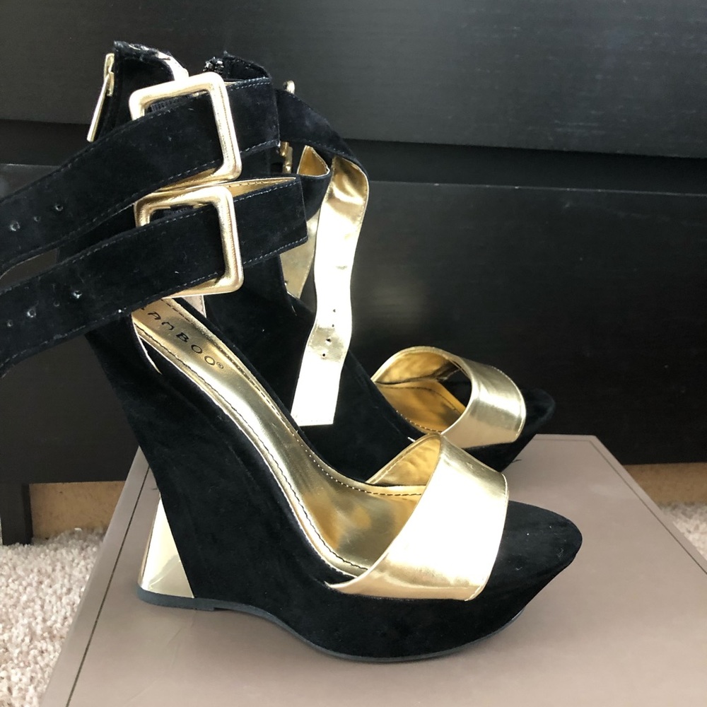 Women’s shoes
